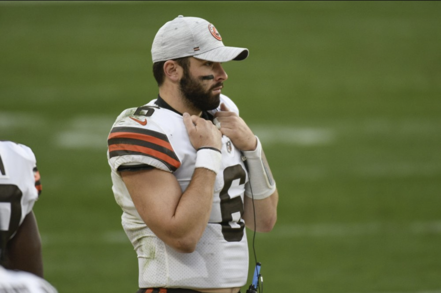 Cleveland+Browns+quarterback+Baker+Mayfield+%286%29+strands+on+the+sideline+after+being+replaced+by+Case+Keenum+during+the+second+half+of+an+NFL+football+game+against+the+Pittsburgh+Steelers%2C+Sunday%2C+Oct.+18%2C+2020%2C+in+Pittsburgh.+%28AP+Photo%2FDon+Wright%29