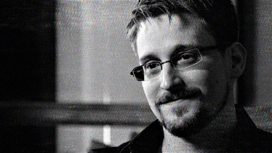 The infamous NSA whistleblower Edward Snowden, who has been living in Russia to avoid extradition since 2013, has officially received Russian citizenship.