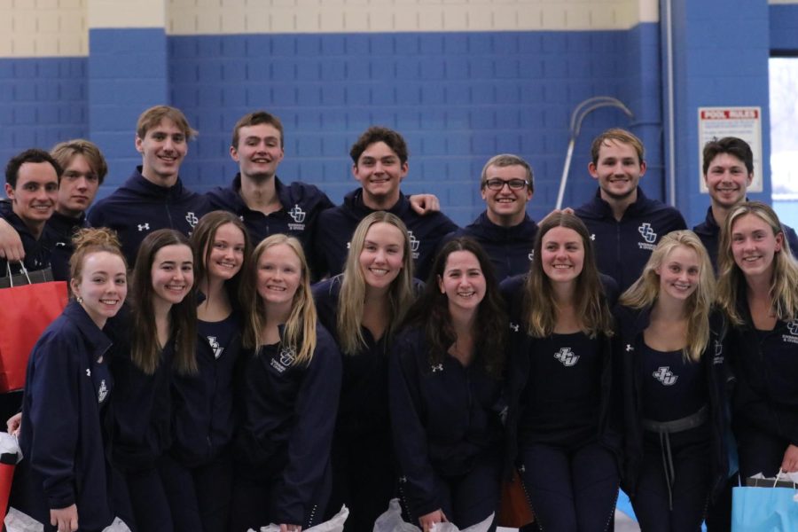 On+Saturday%2C+JCU+celebrated+the+17+senior+swimmer+and+divers+on+the+team.+