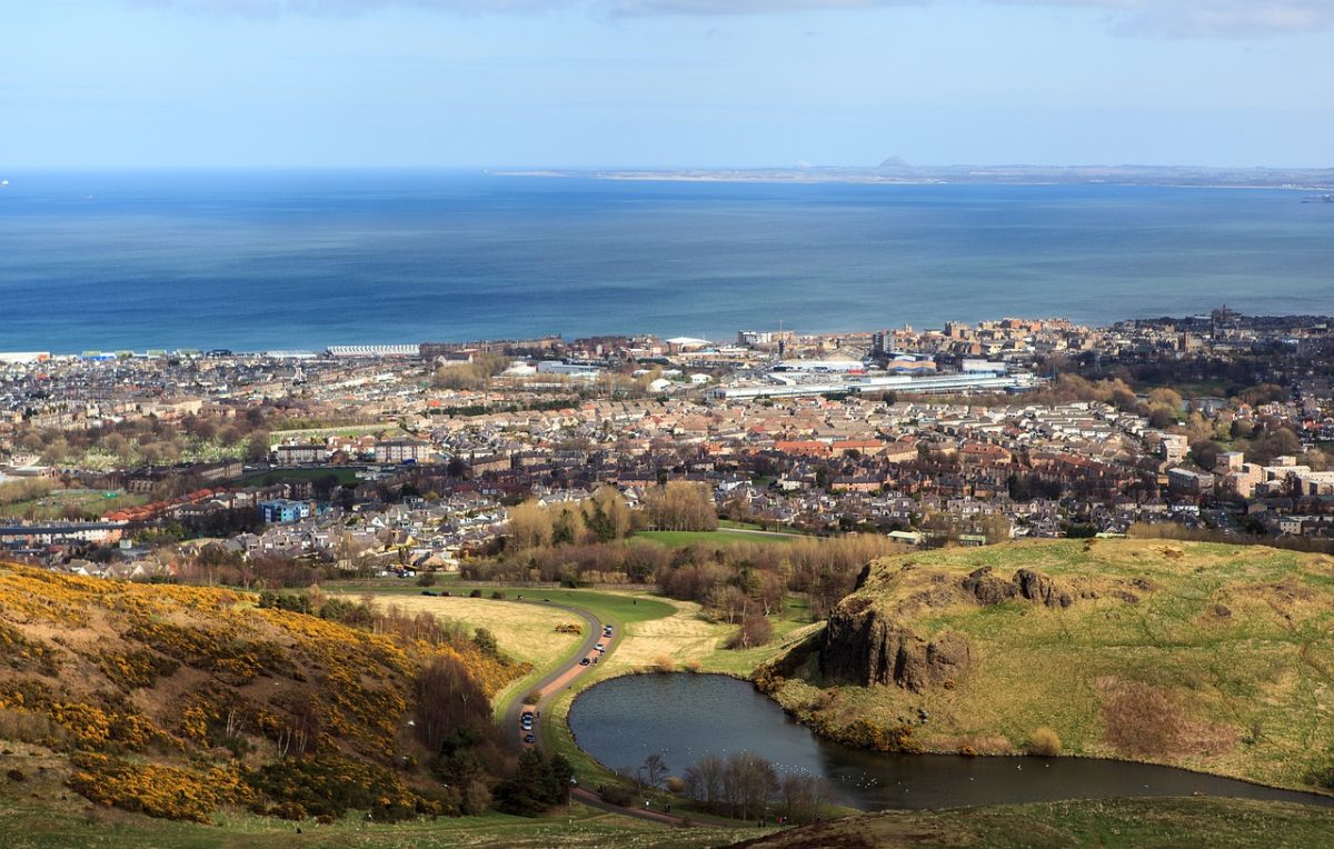 In One Day, Emma and Dexter took many trips to Arthurs Seat in London.