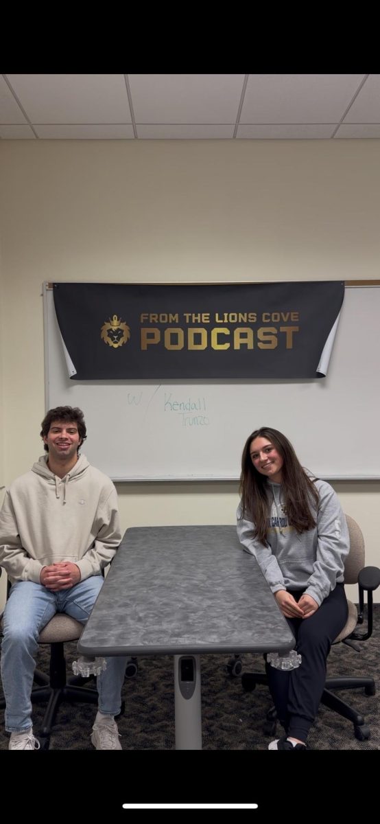 Marcelo Leone ’25 (left) and Kendall Trunzo ’25 (right) get ready to record an episode of “From the
Lions Cove.”